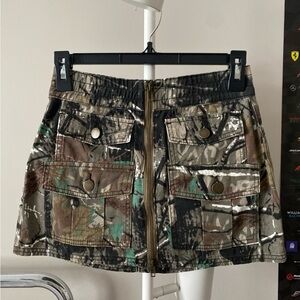 Trendy Camouflage Mini Skirt with Pockets